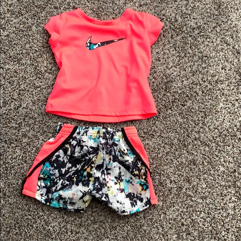 Girls Nike Dry Fit outfit.